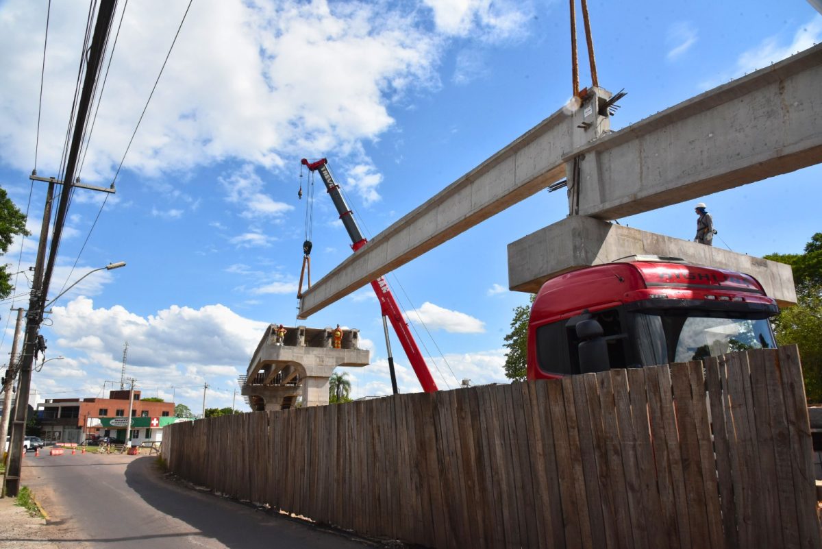 Últimas vigas começam a ser colocadas no Viaduto do Arroio Grande