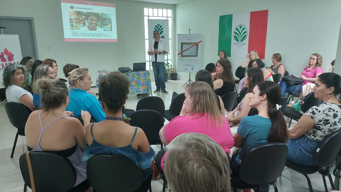 Jornada Nem Tão Doce Lar inicia com momento de formação