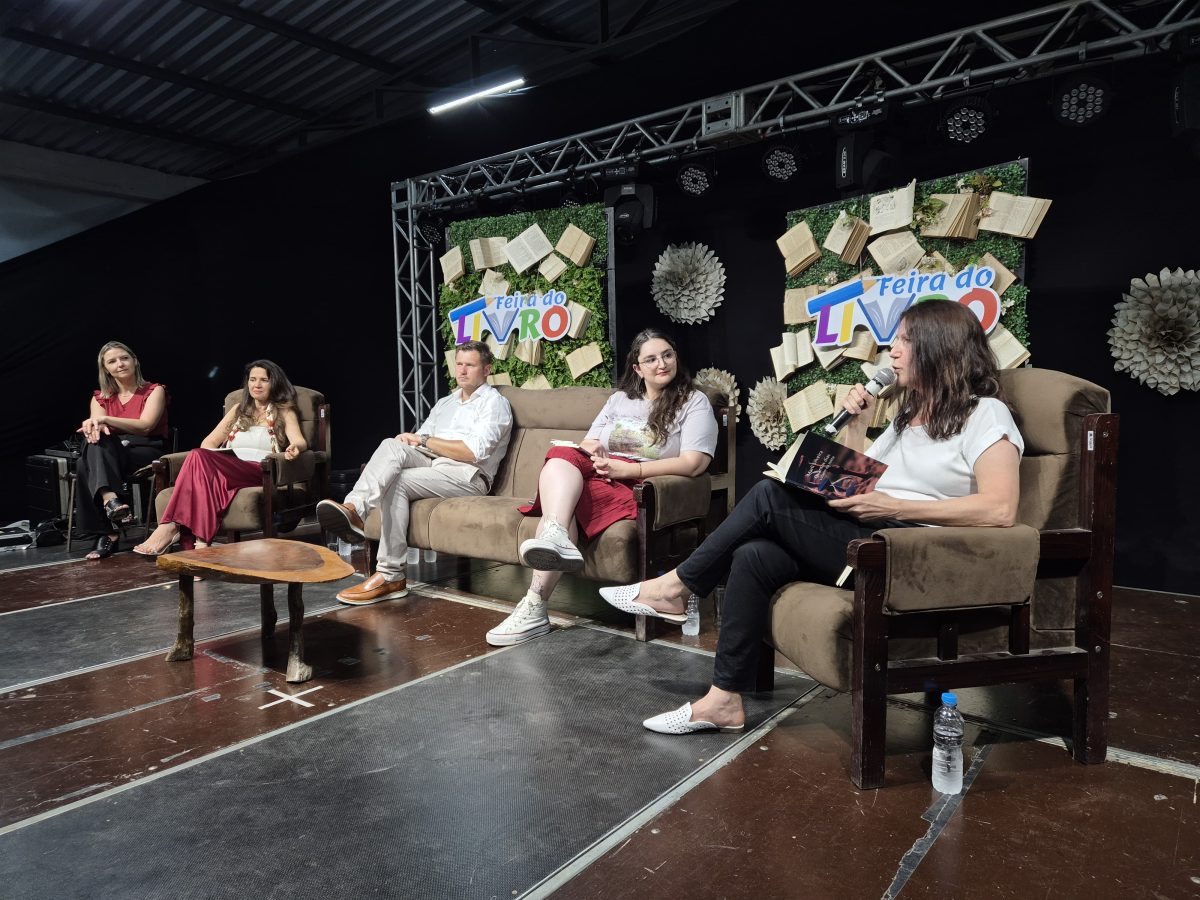 Feira do Livro reúne escritores para compartilhar trajetórias