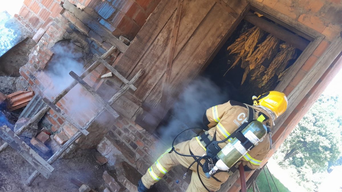 Incêndio em estufa de tabaco mobiliza Corpo de Bombeiros de Vera Cruz