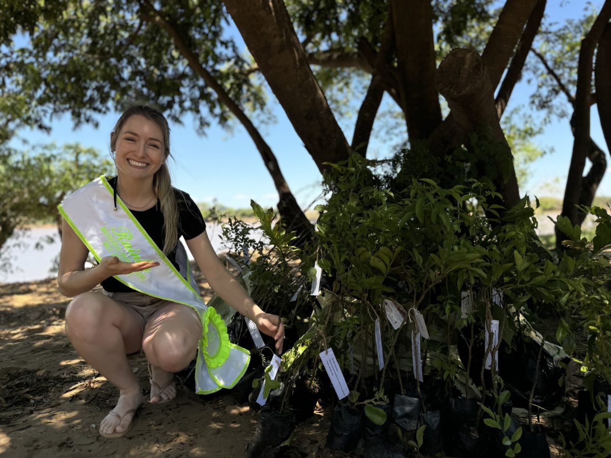 Rainha do Balneário Monte Alegre realiza projeto para plantio de árvores