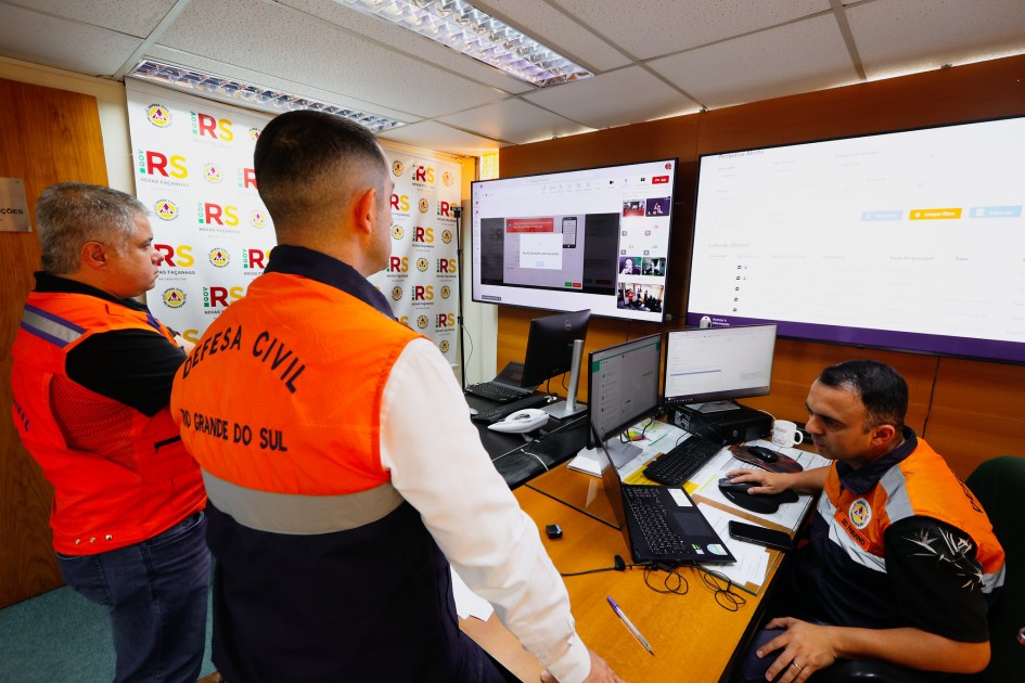 Defesa Civil do Rio Grande do Sul realiza demonstração de nova ferramenta de alerta