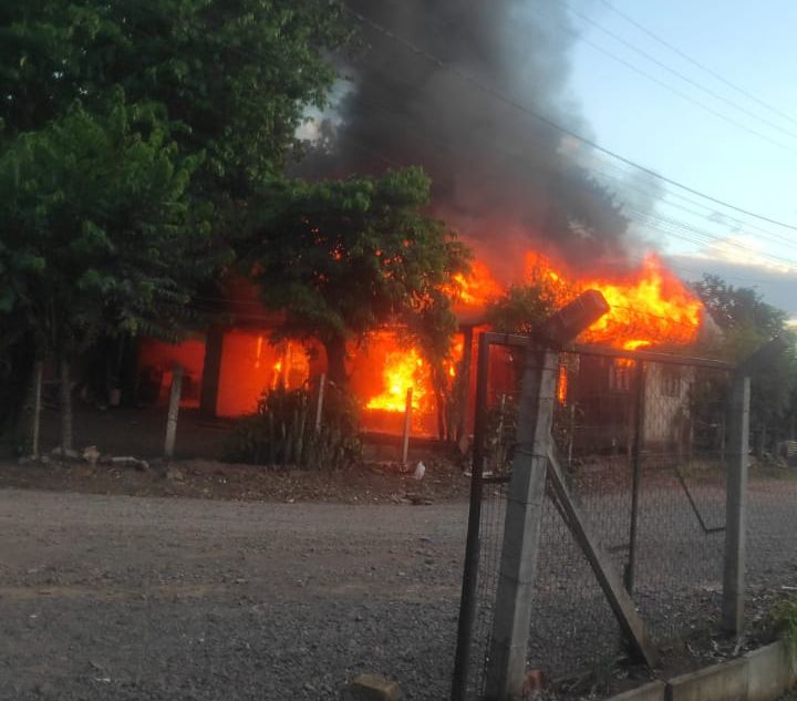 Corpo de Bombeiros atende incêndio em residência de Venâncio Aires