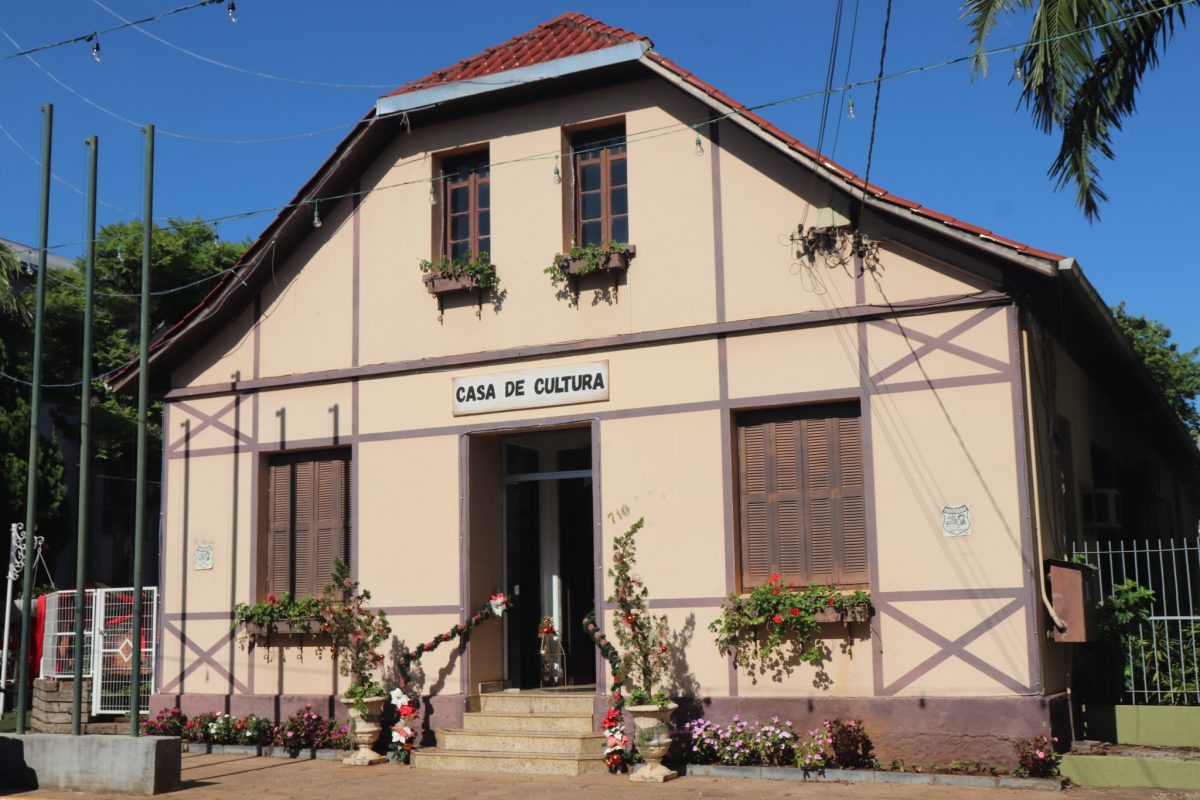 Após reformas, Casa de Cultura é entregue para a comunidade de Mato Leitão