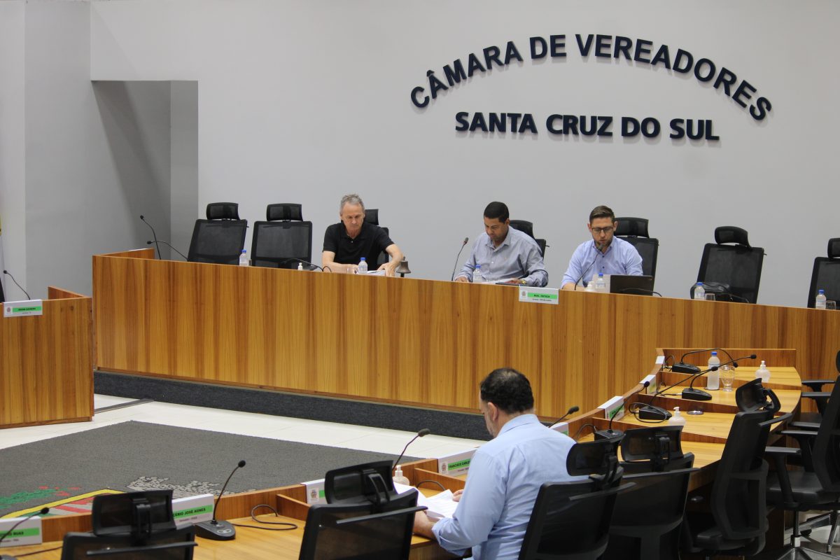 Câmara de Vereadores de Santa Cruz recebe 13 matérias na última sessão ordinária