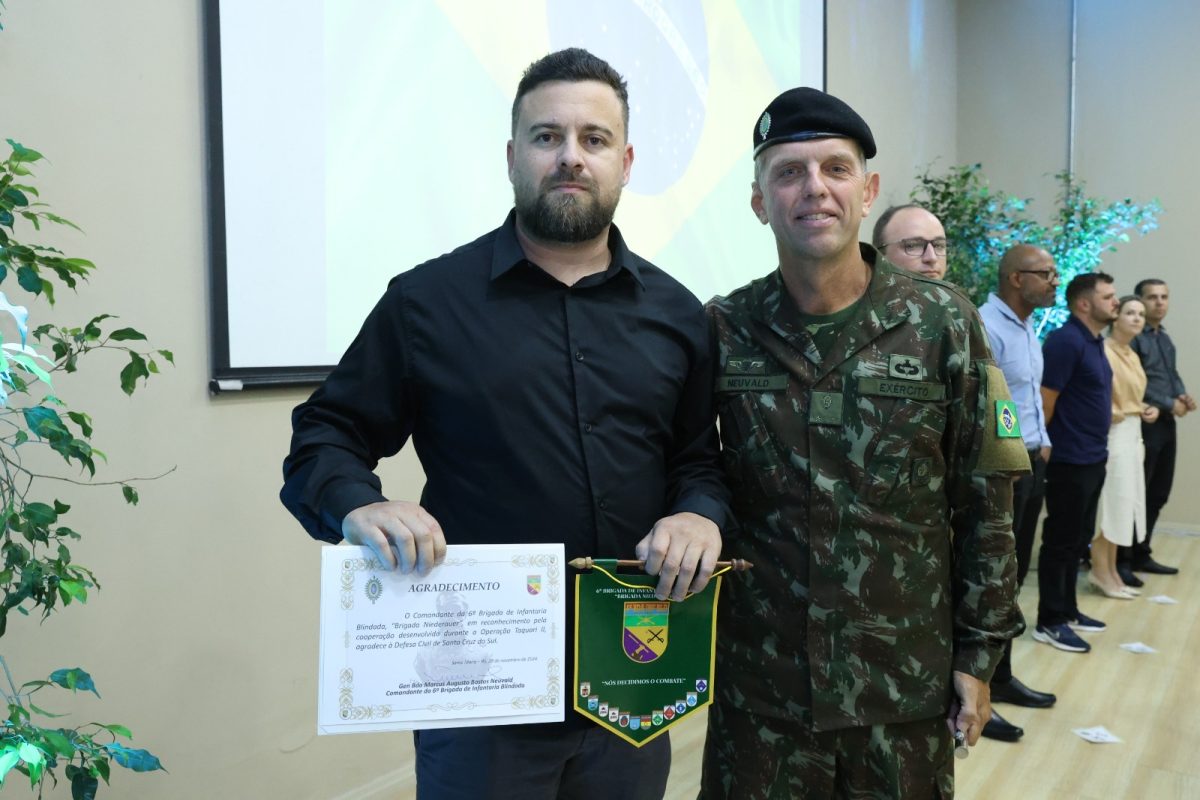 Coordenador da Defesa Civil de Santa Cruz recebe homenagem da 6ª Brigada de Infantaria Blindada