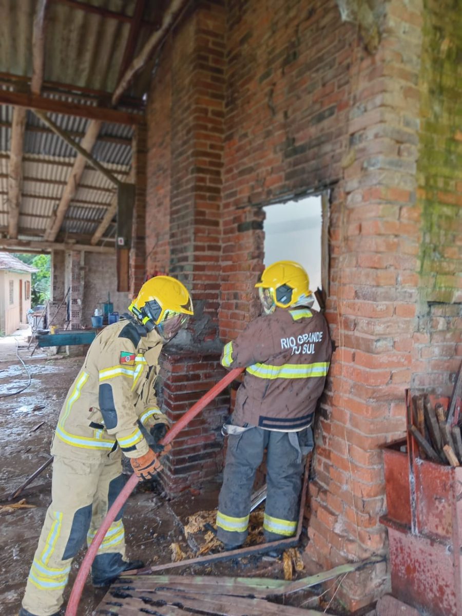 Bombeiros de Vera Cruz registram oitavo incêndio em estufa