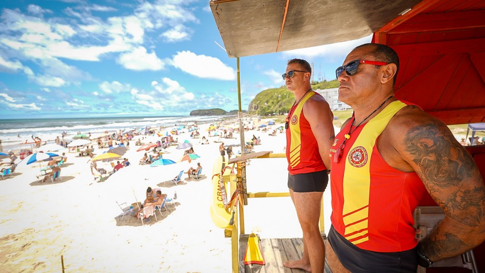 Operação Verão Total registra 225 salvamentos em 16 dias