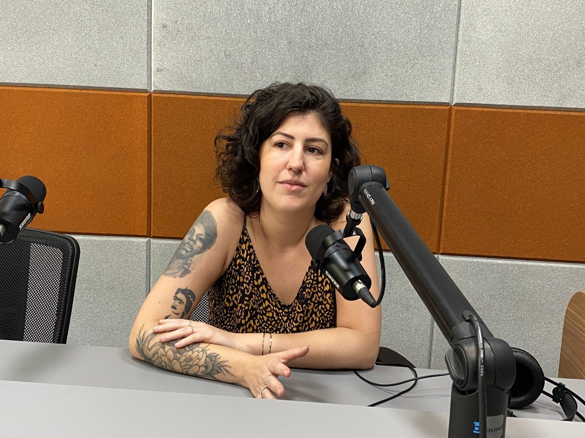 Rádio Revista – Camila Barrios, Cantora