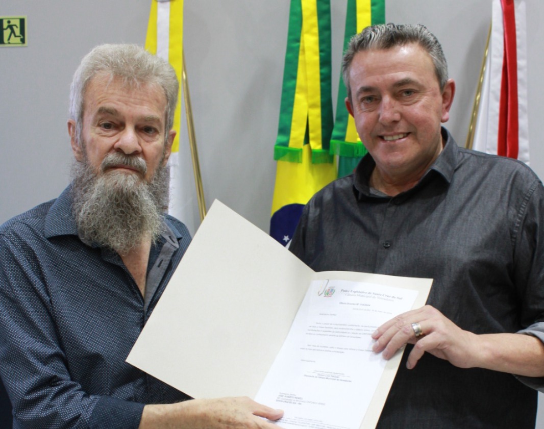 Câmara de Vereadores entrega dossiê sobre o Cinturão Verde a José Alberto Wenzel