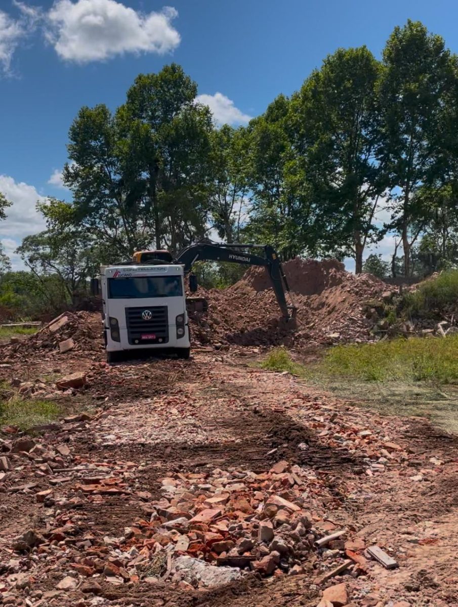 Avança trabalho para construção de casas na área do antigo Instituto Penal de Mariante 