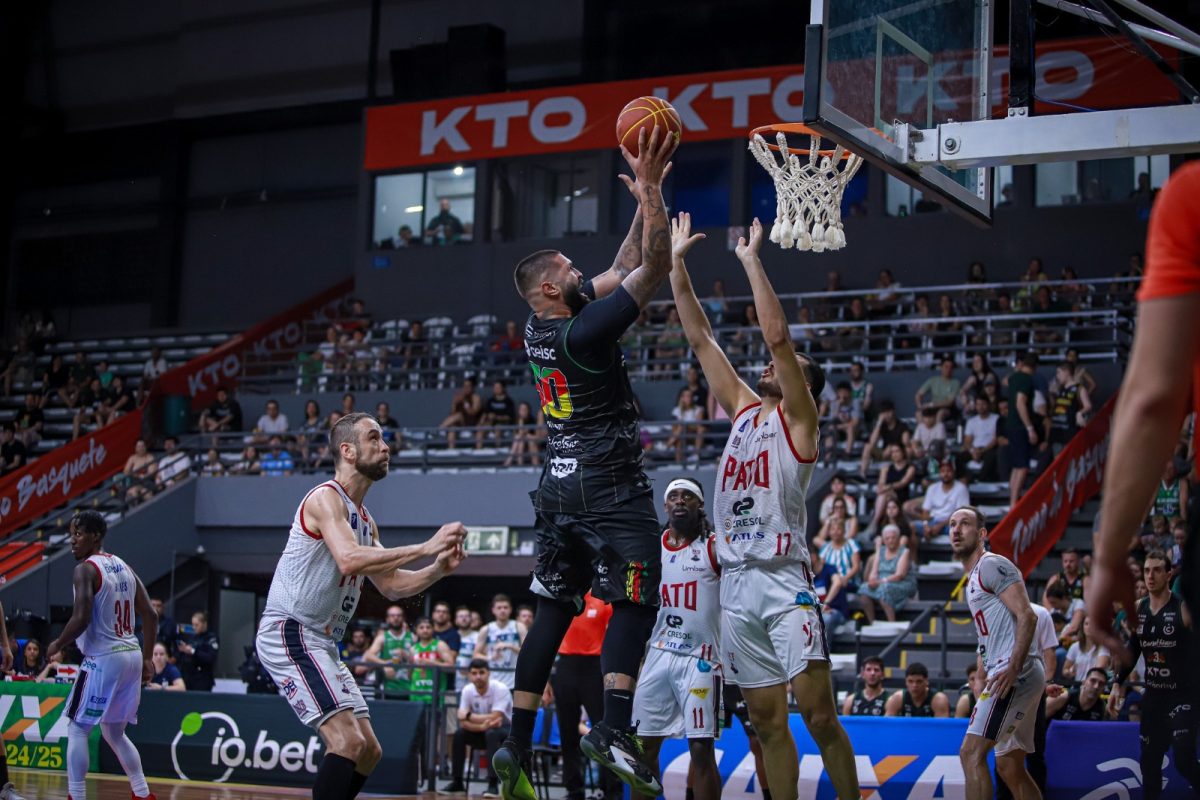 Ceisc União Corinthians encara o Pato Basquete fora de casa