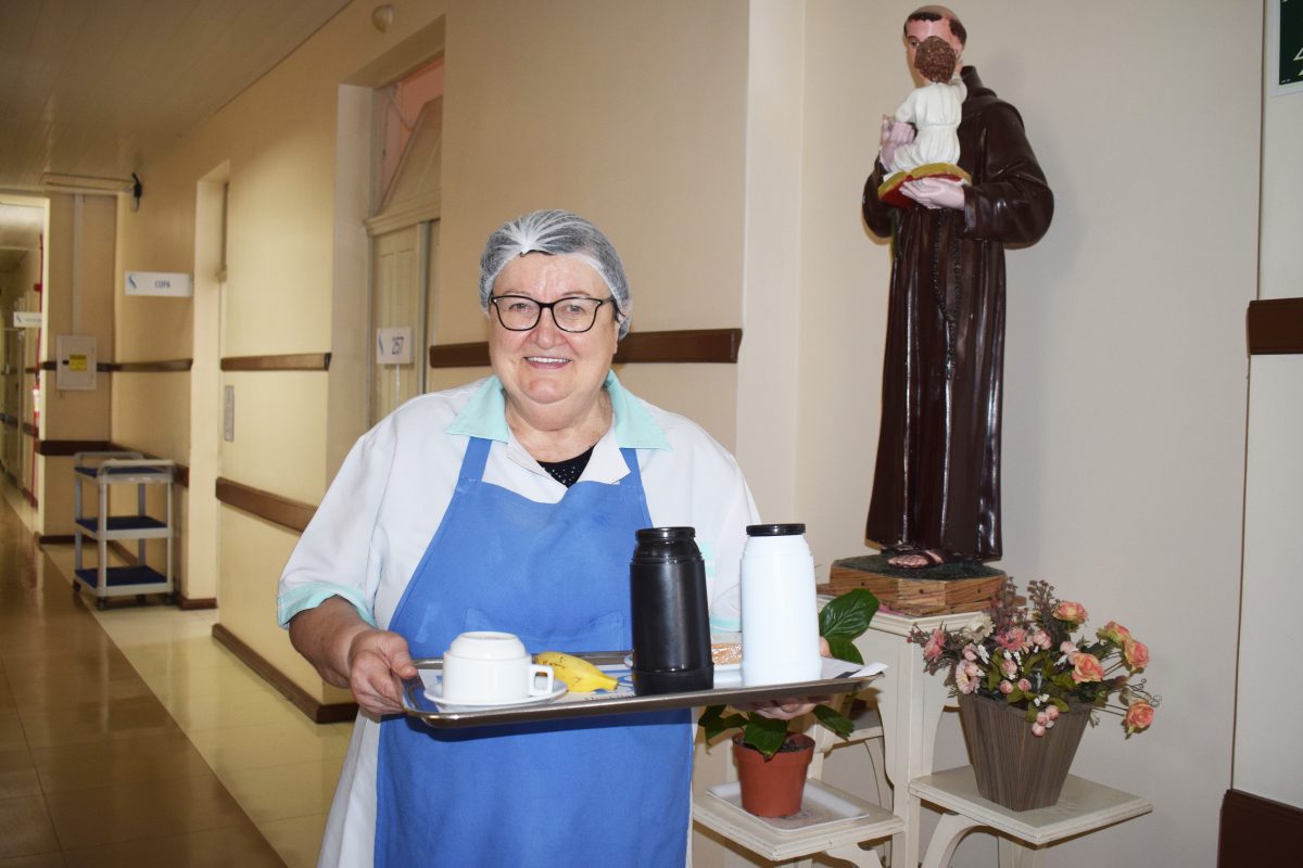 Olinda vive 50 anos de dedicação ao hospital